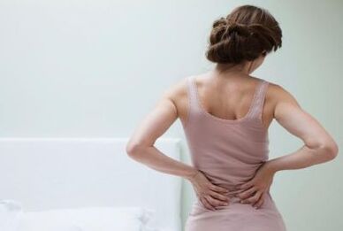 bolesť chrbta u ženy