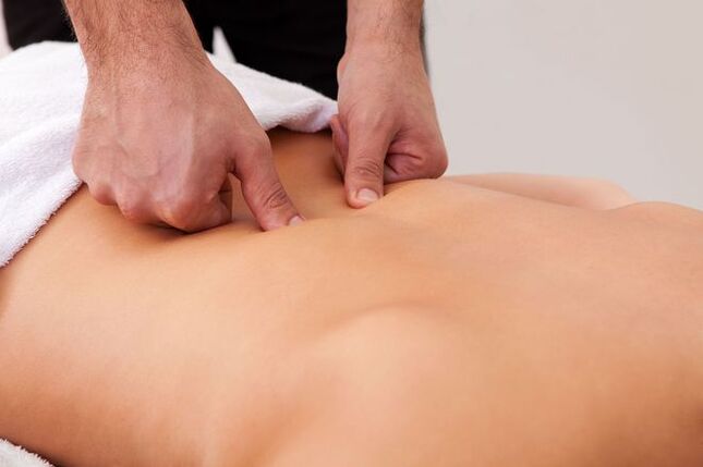 Terapeutická masáž - spôsob, ako sa zbaviť bolesti chrbta v oblasti lopatiek